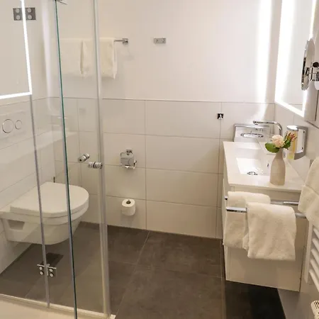 Vis A Vis Parkhotel 4*