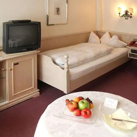 Отель Vis A Vis Parkhotel 4*