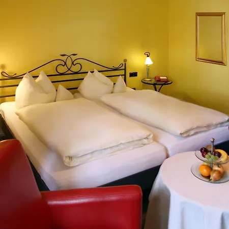 Отель Vis A Vis Parkhotel