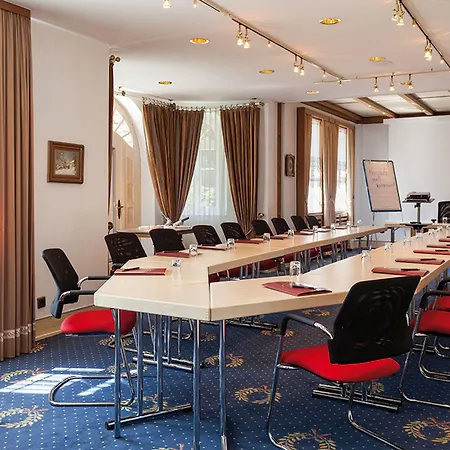 Vis A Vis Parkhotel 4*