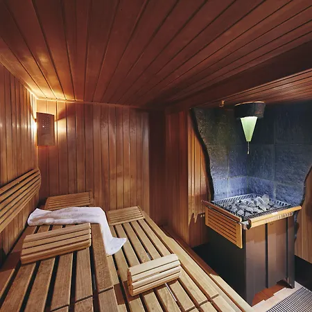 Отель Vis A Vis Parkhotel